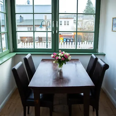 Aurelia Flora Guest house